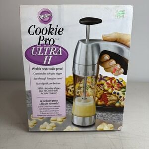 Wilton Cookie Pro Ultra II Cookie Press w/ 16 Shaping Disks Spritz Complete